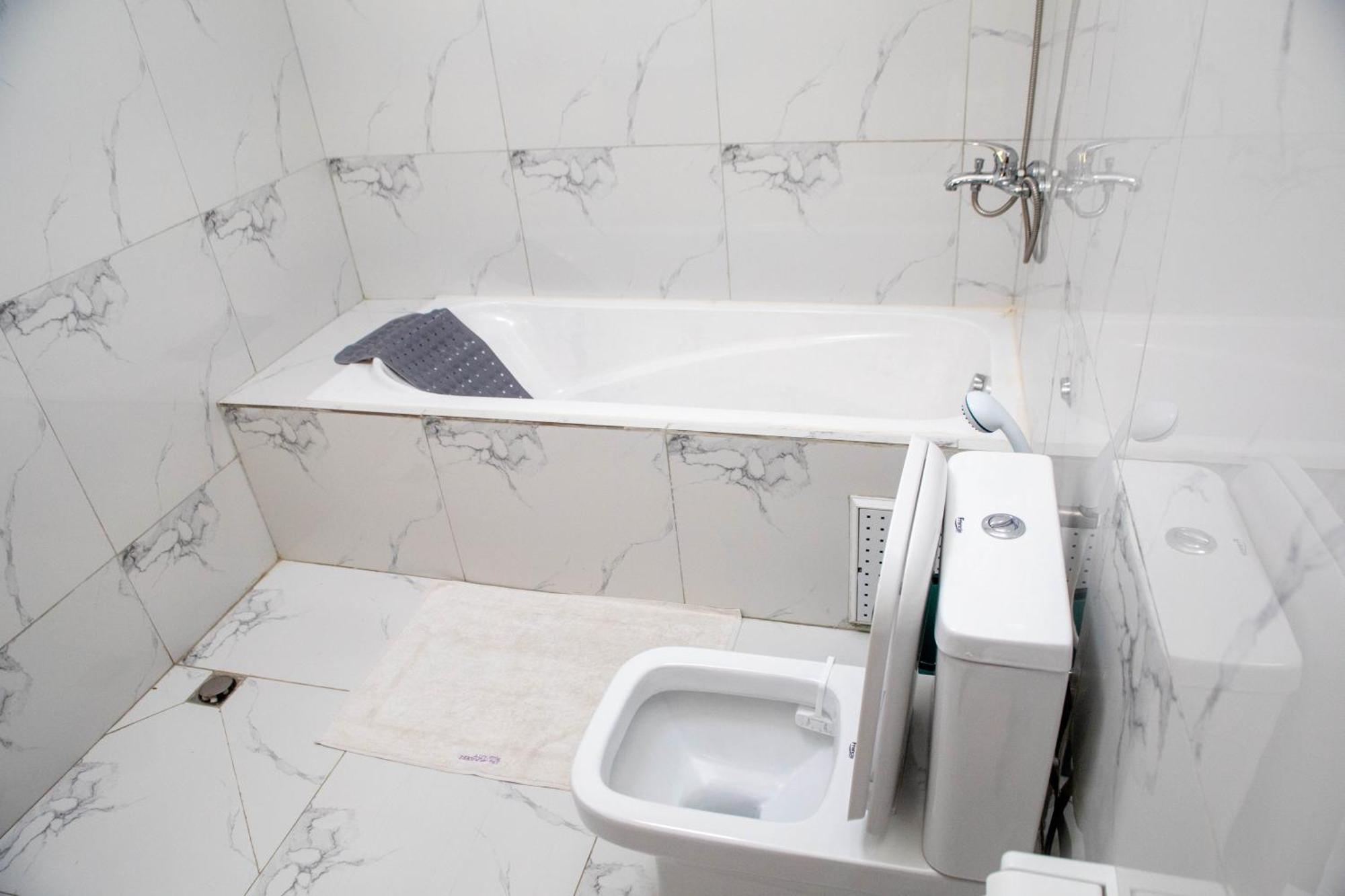 Hotel Les Orchidees 코토누 객실 사진