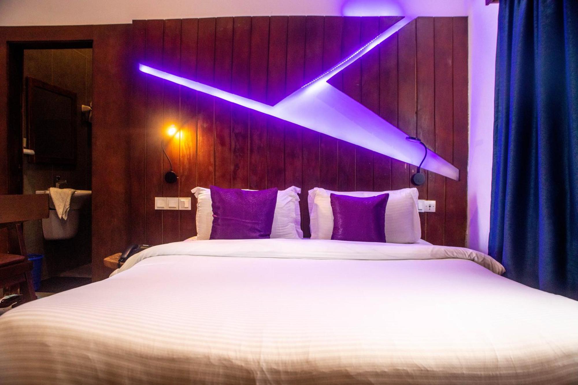 Hotel Les Orchidees 코토누 객실 사진