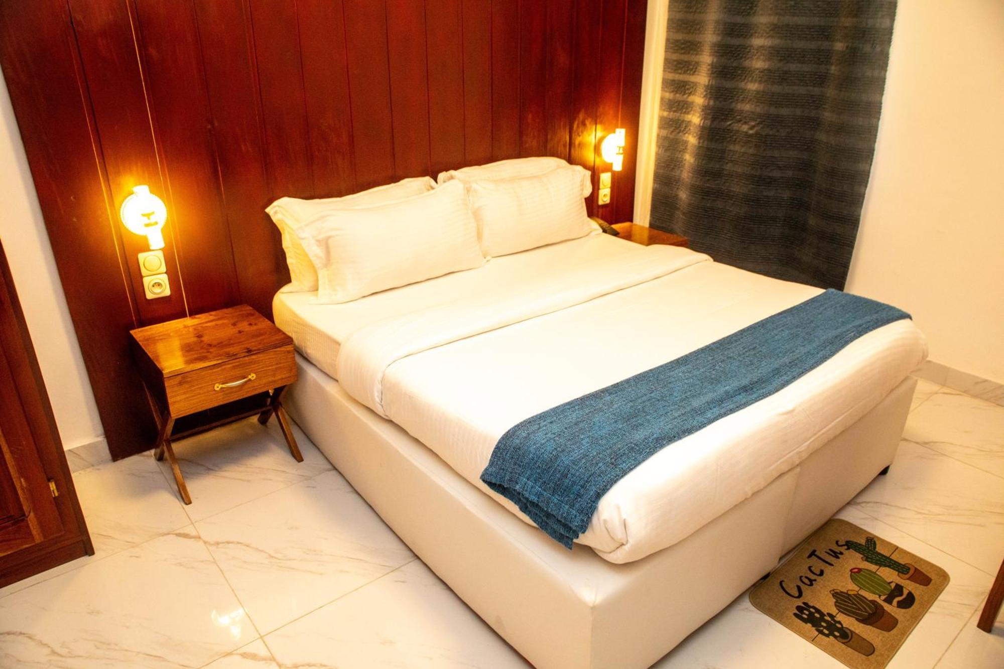 Hotel Les Orchidees 코토누 외부 사진