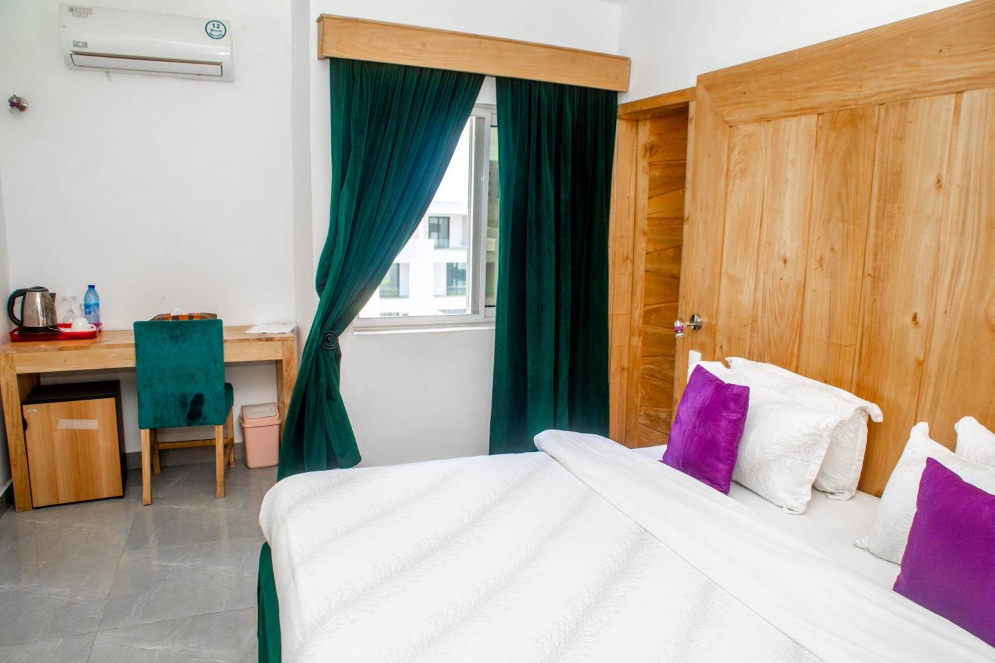 Hotel Les Orchidees 코토누 외부 사진