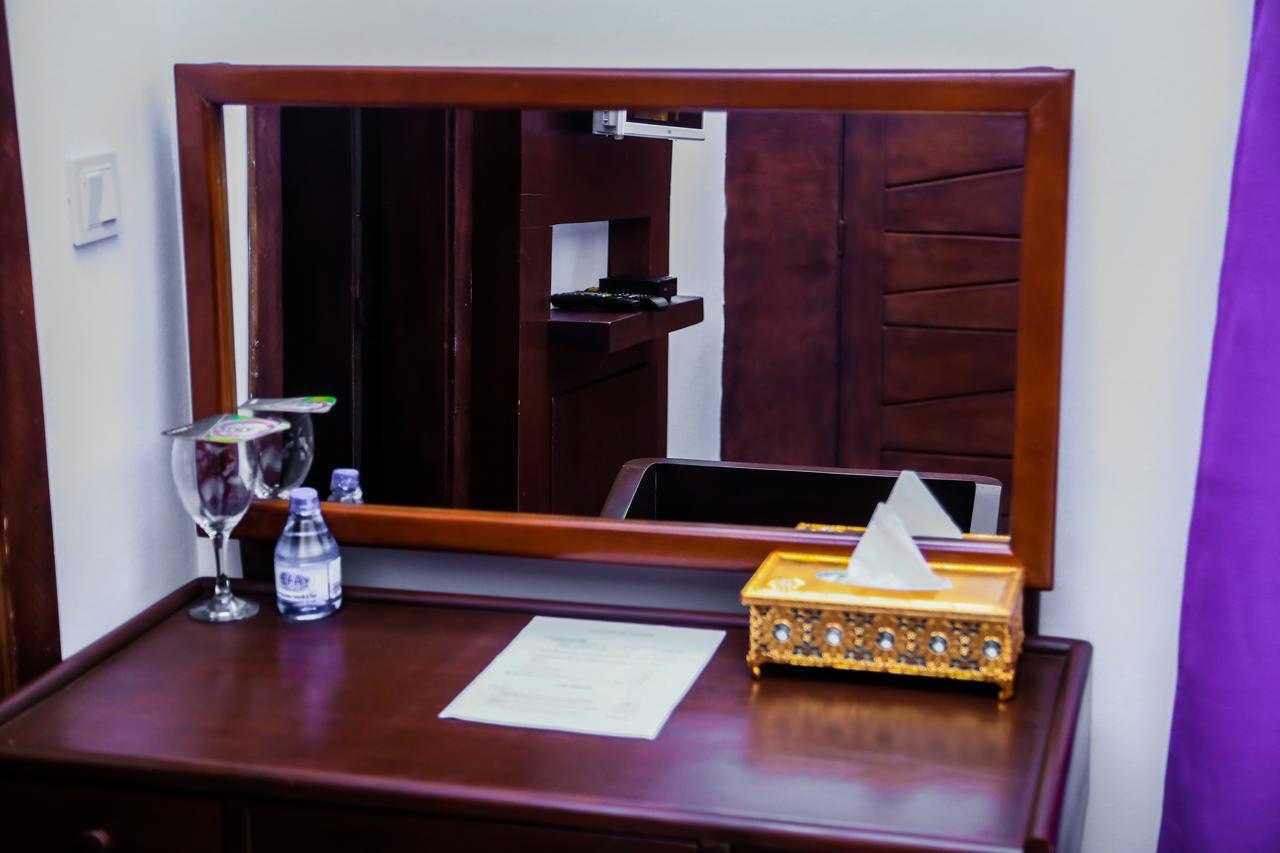 Hotel Les Orchidees 코토누 외부 사진